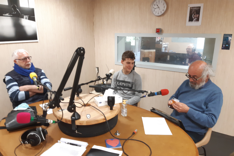 Radiobastides - Regards Sur Les Medias Revue de presse du 02-04-2021